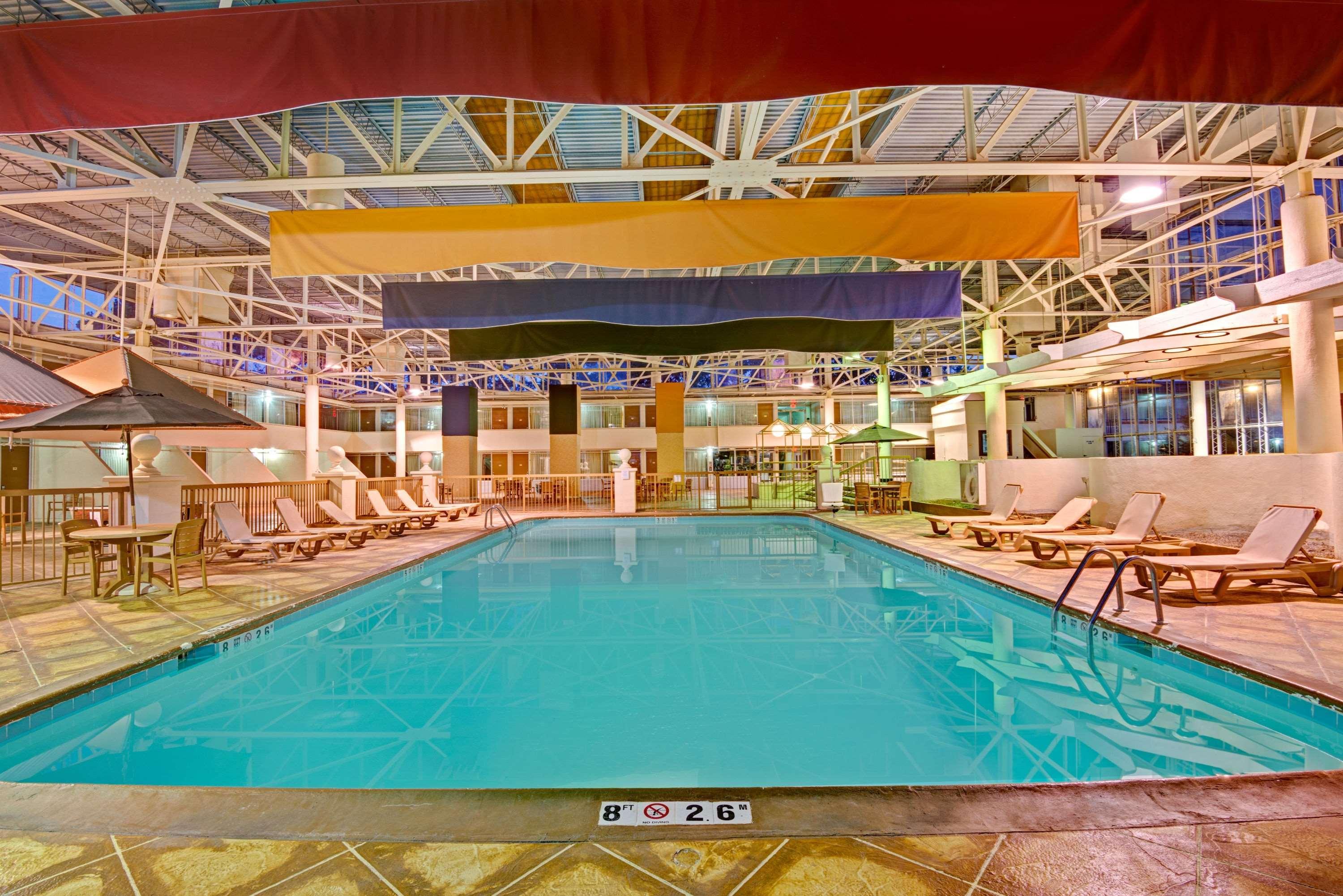 Days Inn By Wyndham Montgomery Near Aum Εξωτερικό φωτογραφία